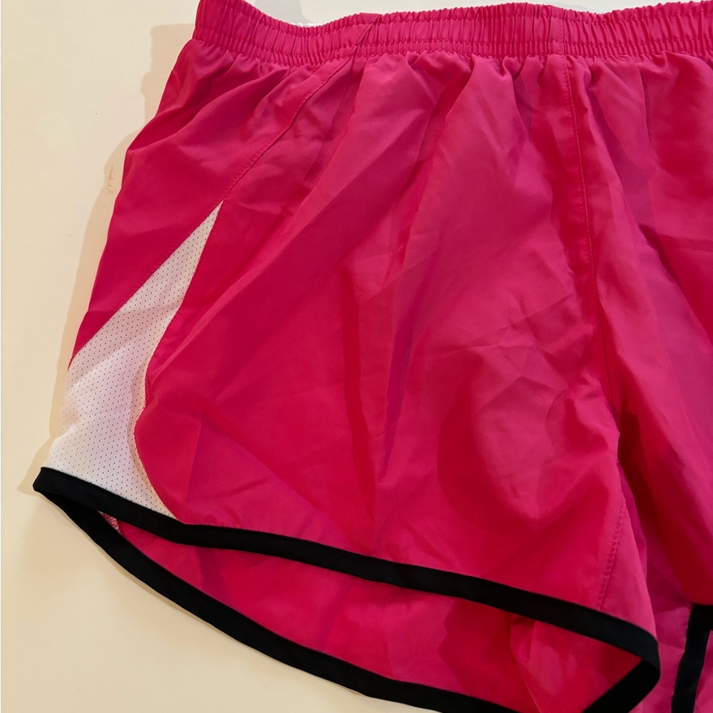 NIKE Sz Small NWT Women's Pink Running Shorts - Picture 2 of 7